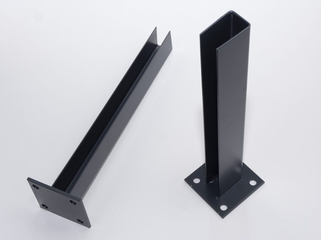 Ledűbelezhető fém talp antracit RAL7016/60mmx40mm-es oszlophoz 100x100x5mm-es talppal