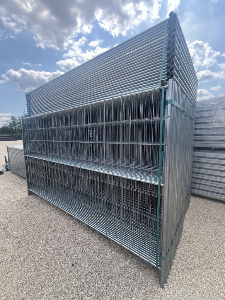 Mobil kerítés elem, középen merevített (3,5m x 2m)